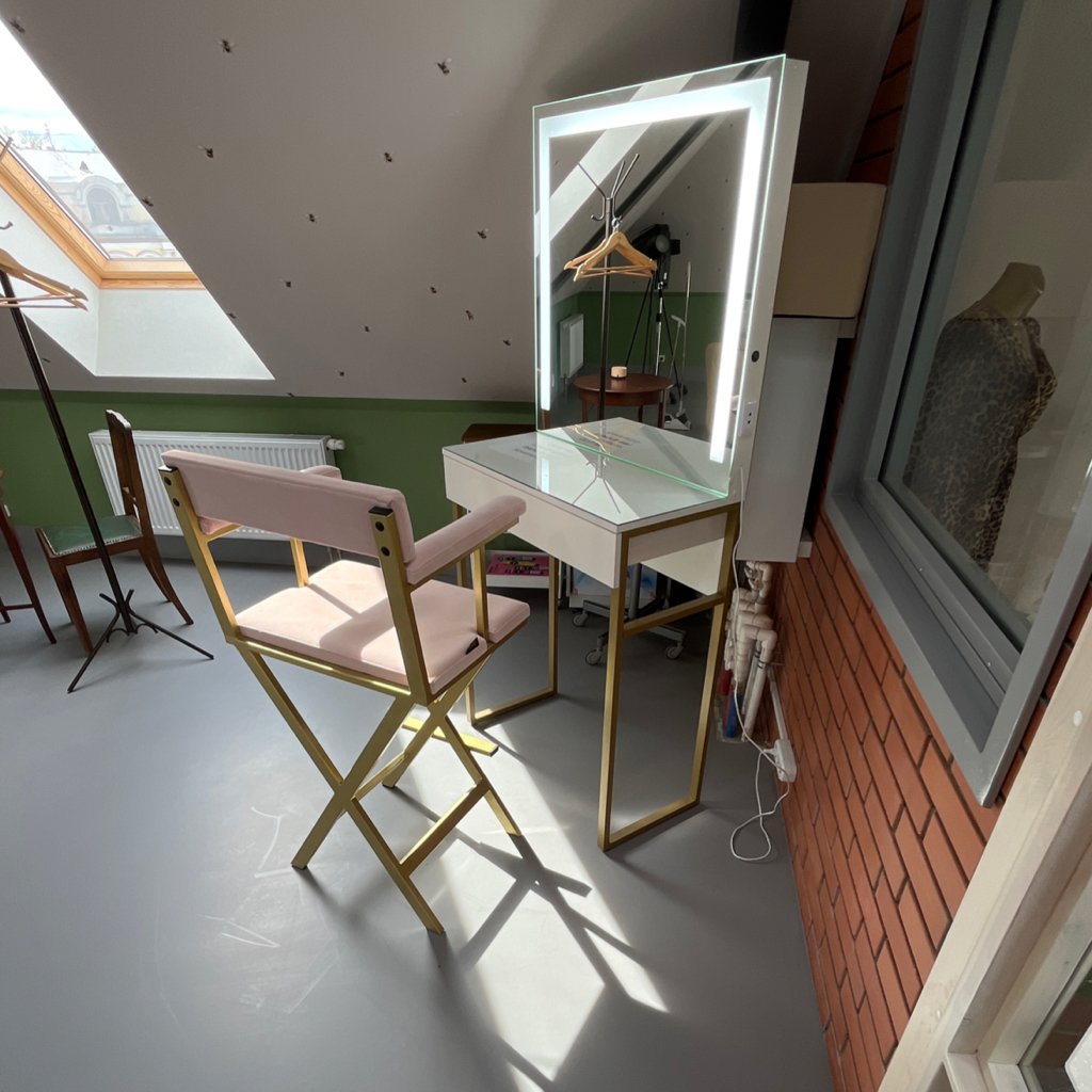 Рабочеее место бровиста/визажиста