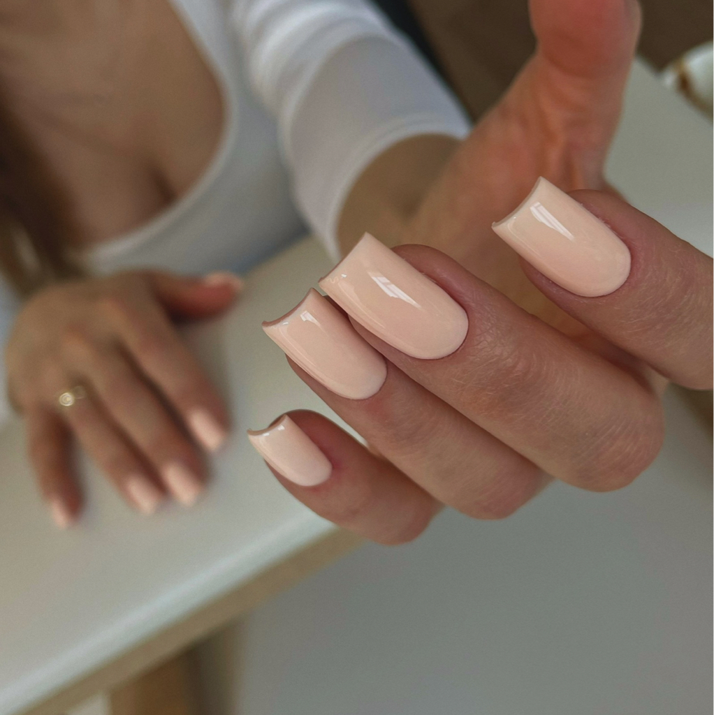 Маникюр с укреплением гелем