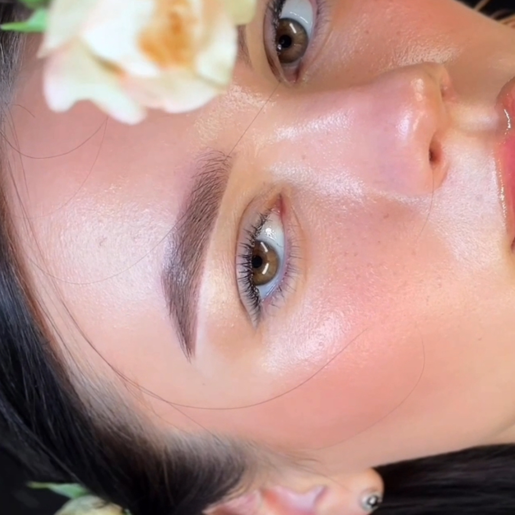 Окрашивание бровей