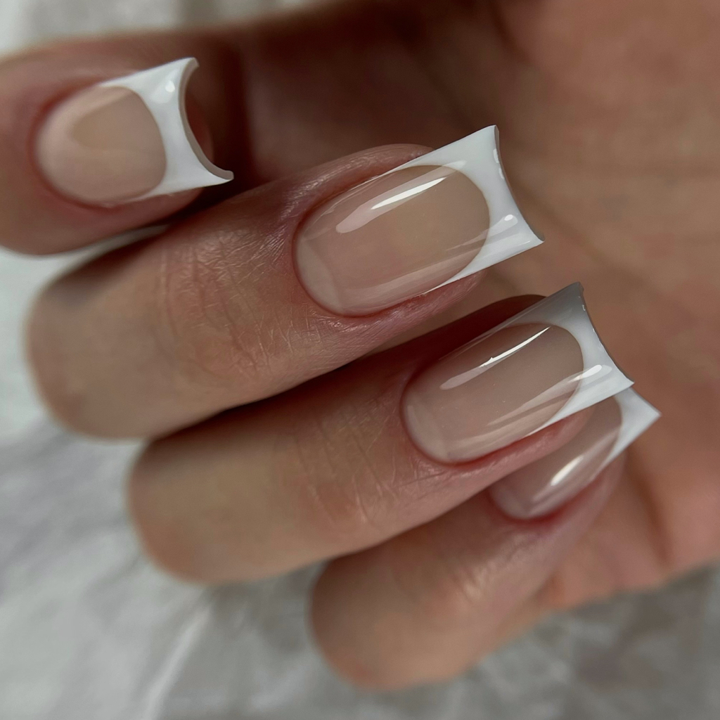 Снятие+ маникюр с покрытием+ “french”  в стоимость входит несложное восстановление архитектуры гелем (короткие ногти)  длинные +300₽