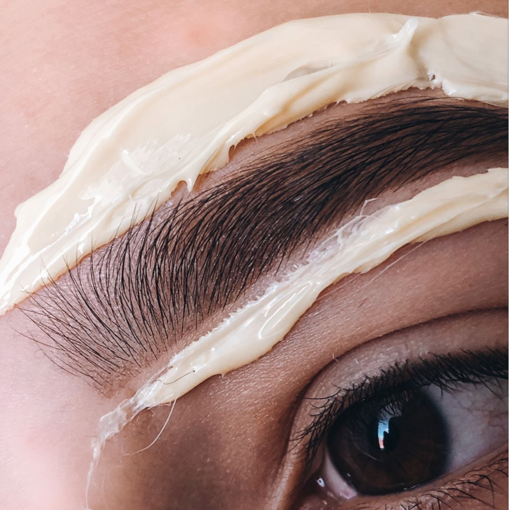 Коррекция бровей( пинцет, воск)