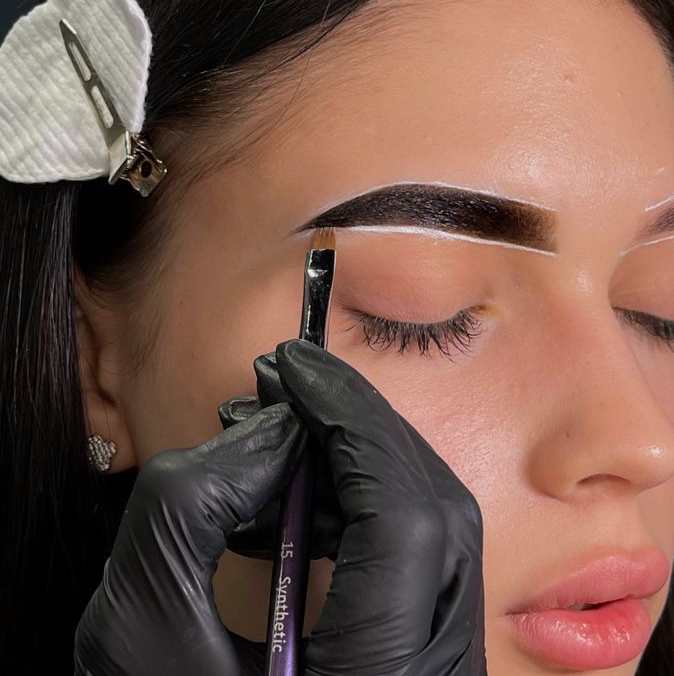 Окрашивание бровей