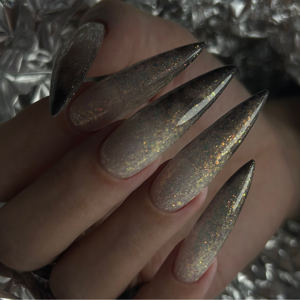 Наращивание ногтей