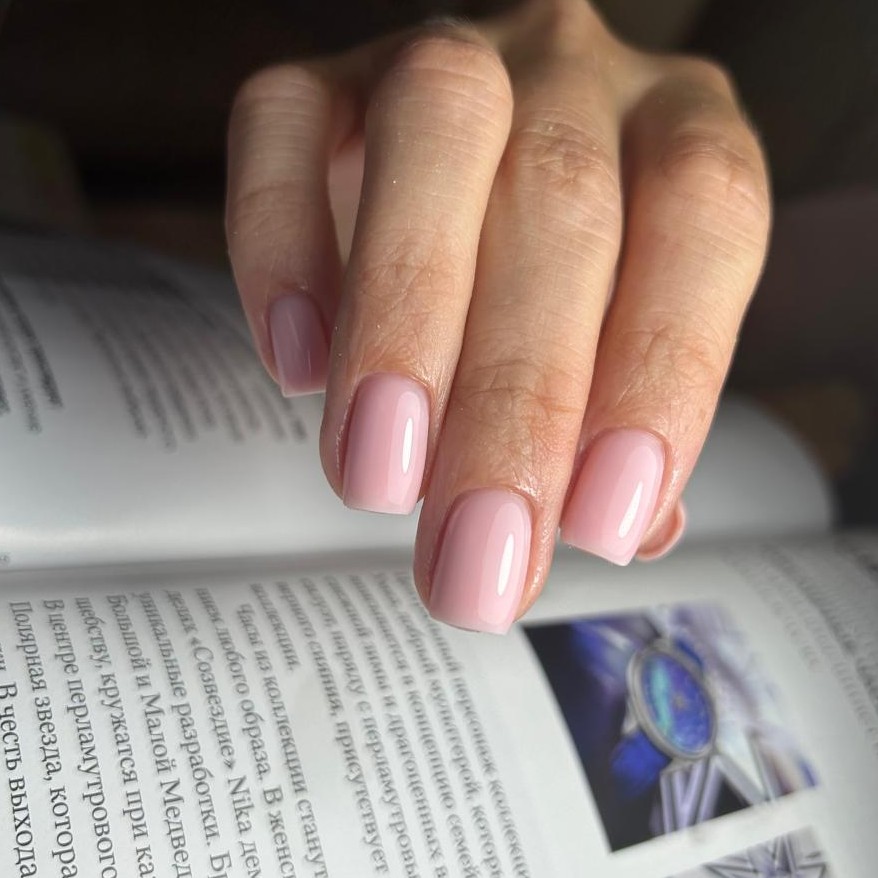 Маникюр с покрытием 
БАЗА/ГЕЛЬ на свои ноготочки (без  гель-лака, без дизайна)