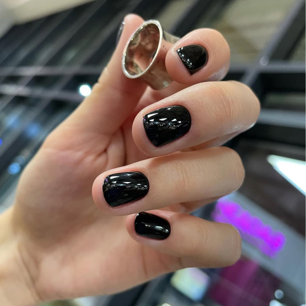 Маникюр с покрытием «Все включено»