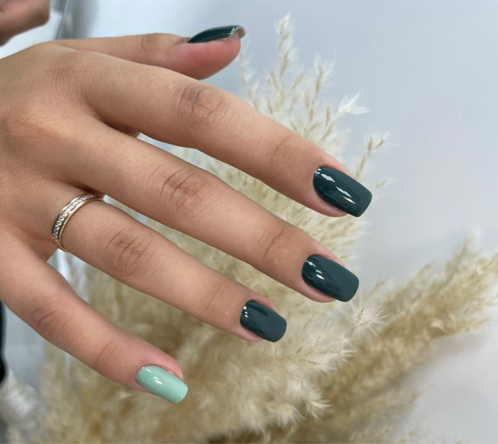 Маникюр с покрытием гель-лак (укрепление)