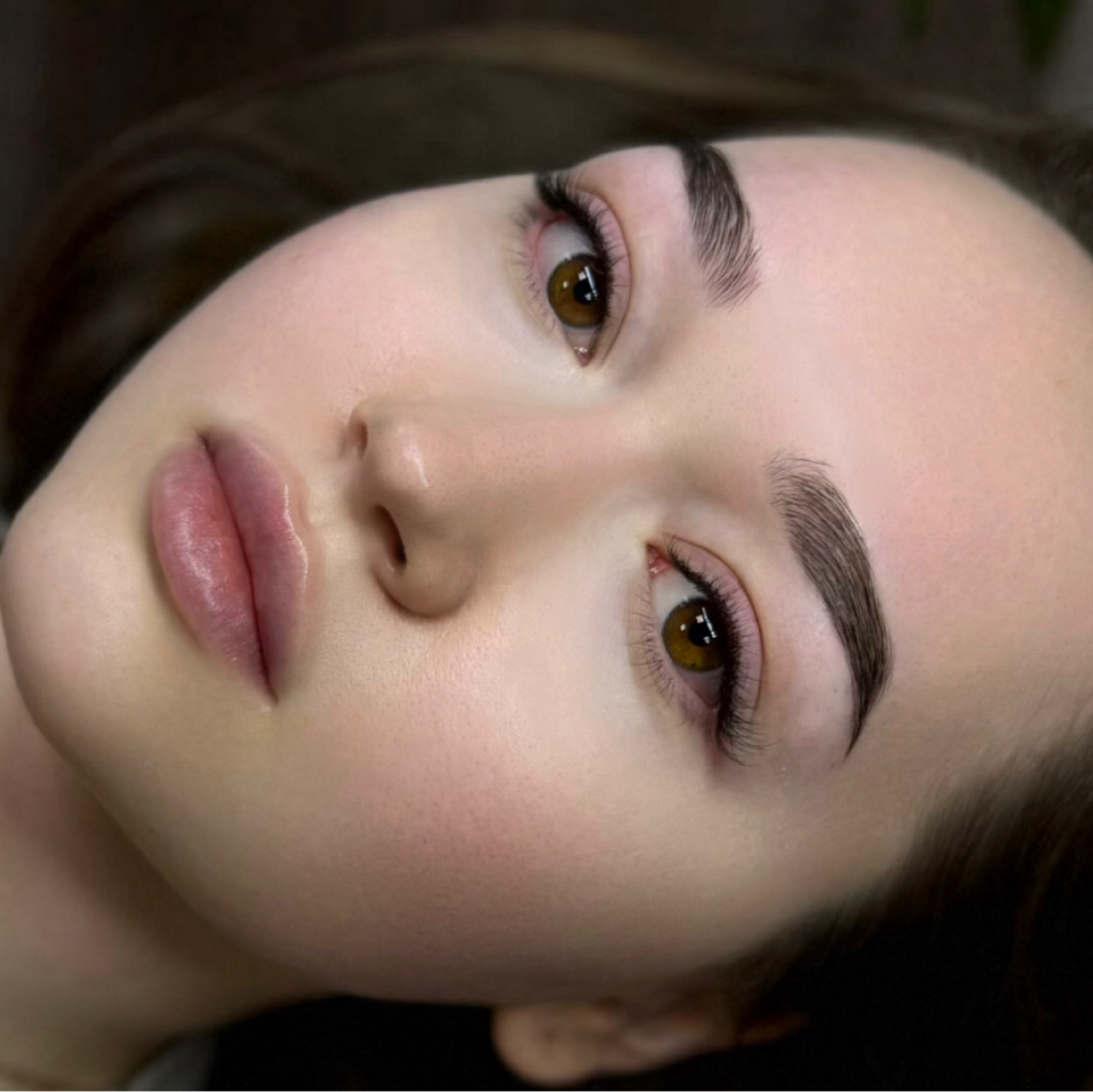 Наращивание ресниц Классика