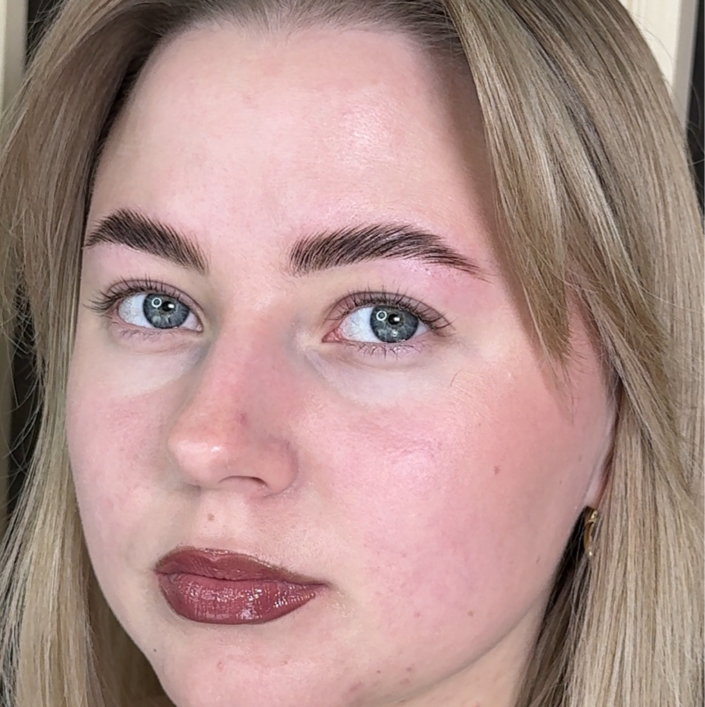 Коррекция бровей с окрашиванием