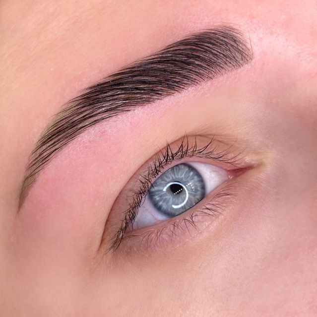 Окрашивание бровей