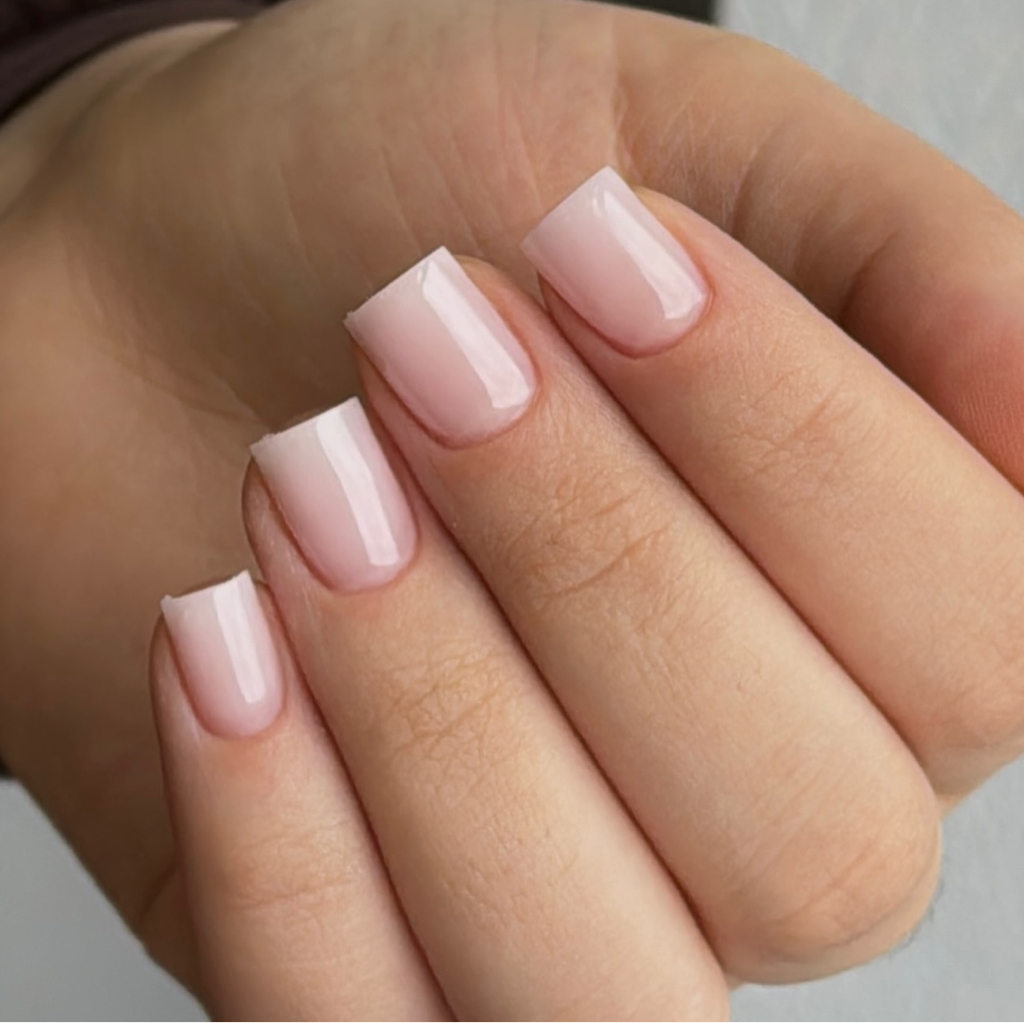 Маникюр с покрытием камуфлирующего геля