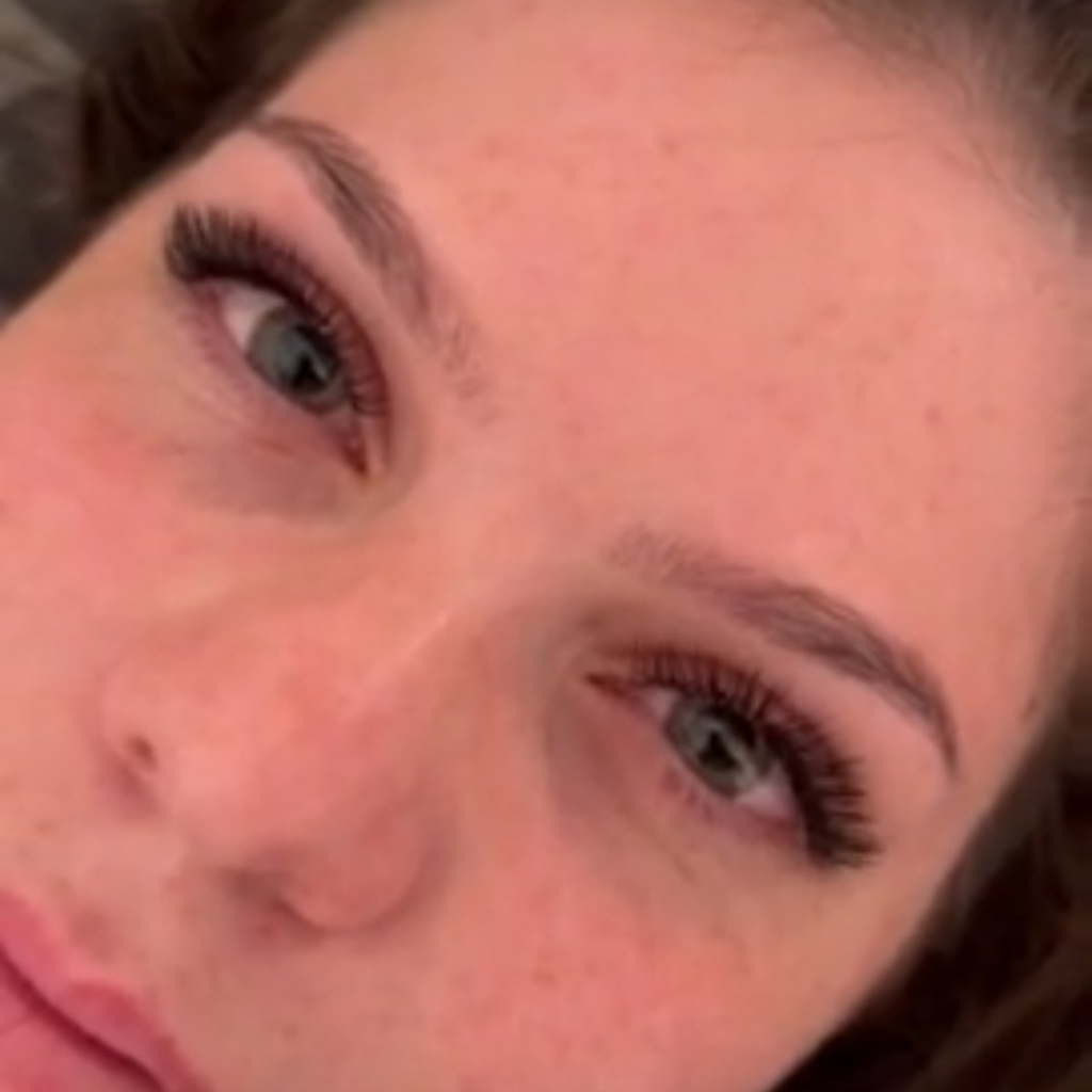 Наращивание ресниц 2Д