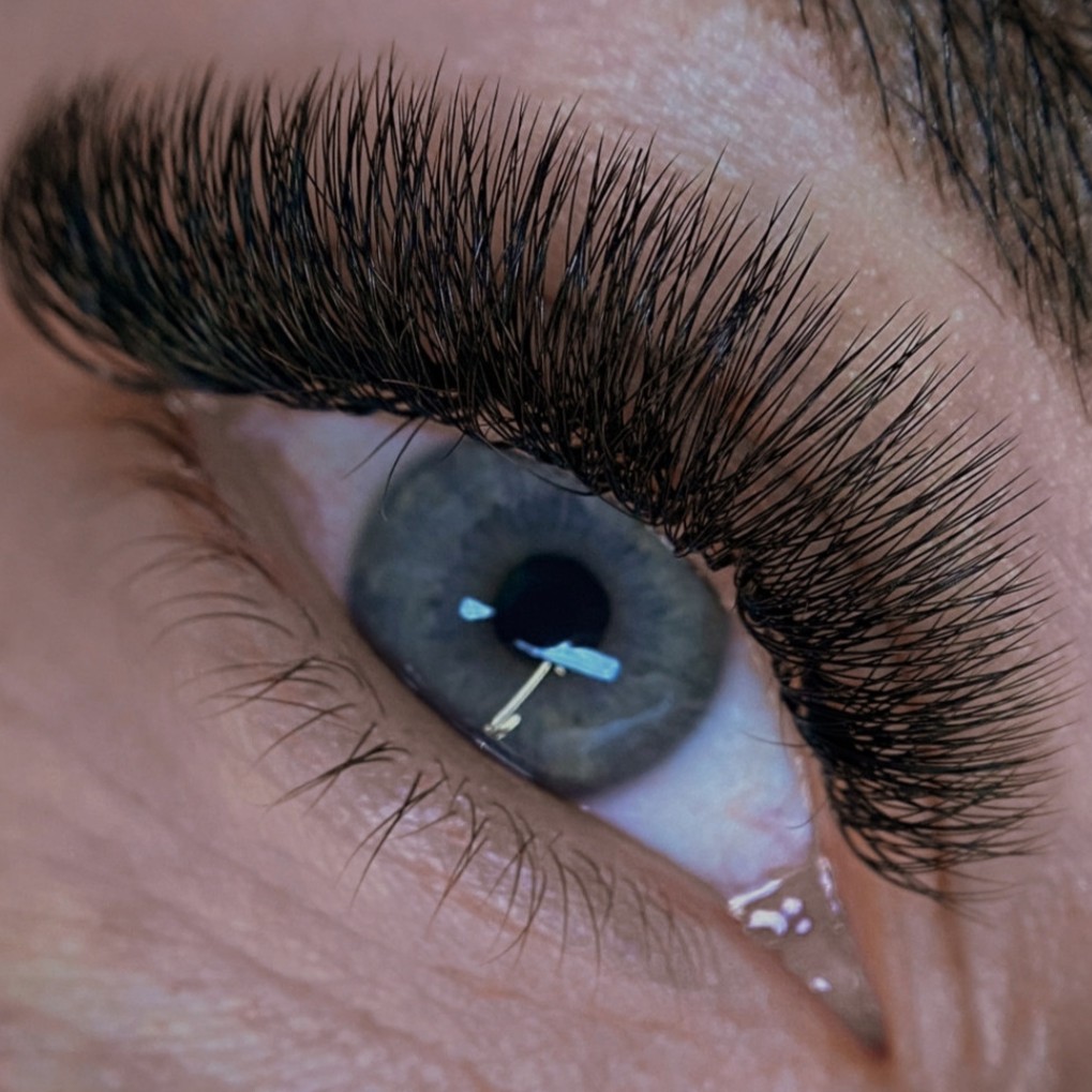 Наращивание ресниц 3Д