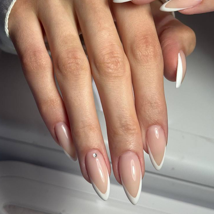 Наращивание ногтей