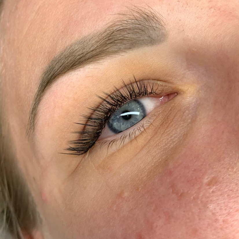 Наращивание ресниц 2D