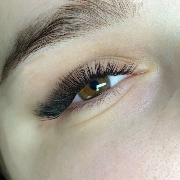 Наращивание ресниц 3D