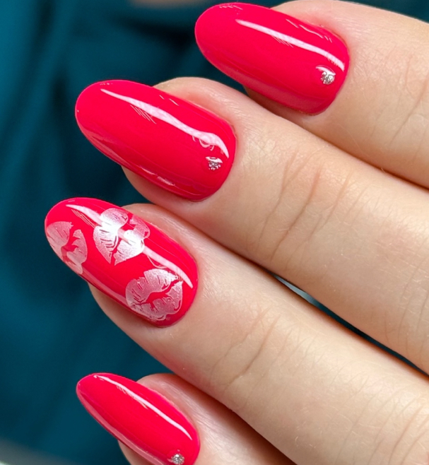 Маникюр, укрепление гелем (нюд) + цветное покрытие гель-лак