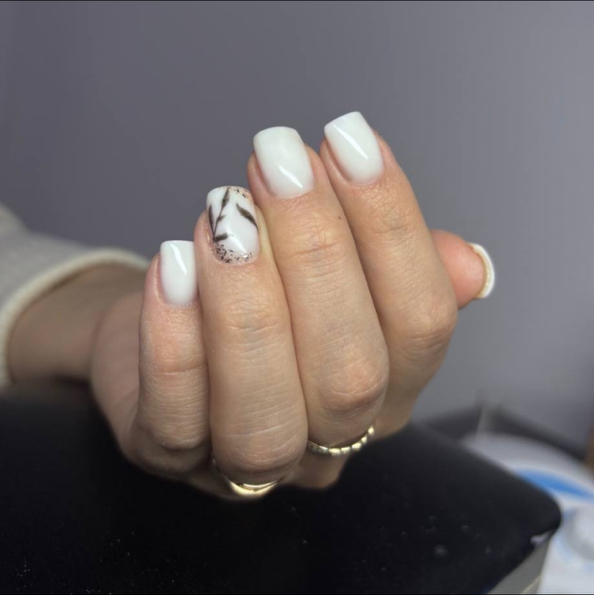 Маникюр (покрытие+ лёгкий дизайн/ремонт/укрепление)