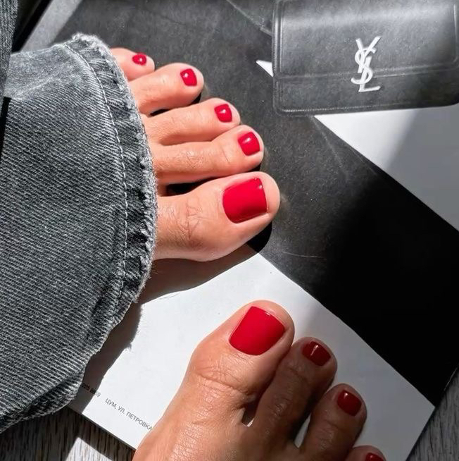 Полный аппаратный-препаратный педикюр с покрытием