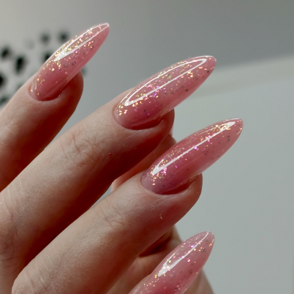 Наращивание ногтей