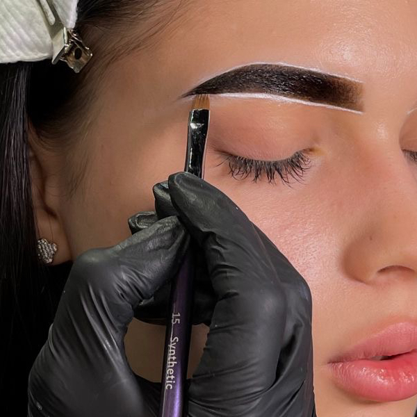 Оформление бровей