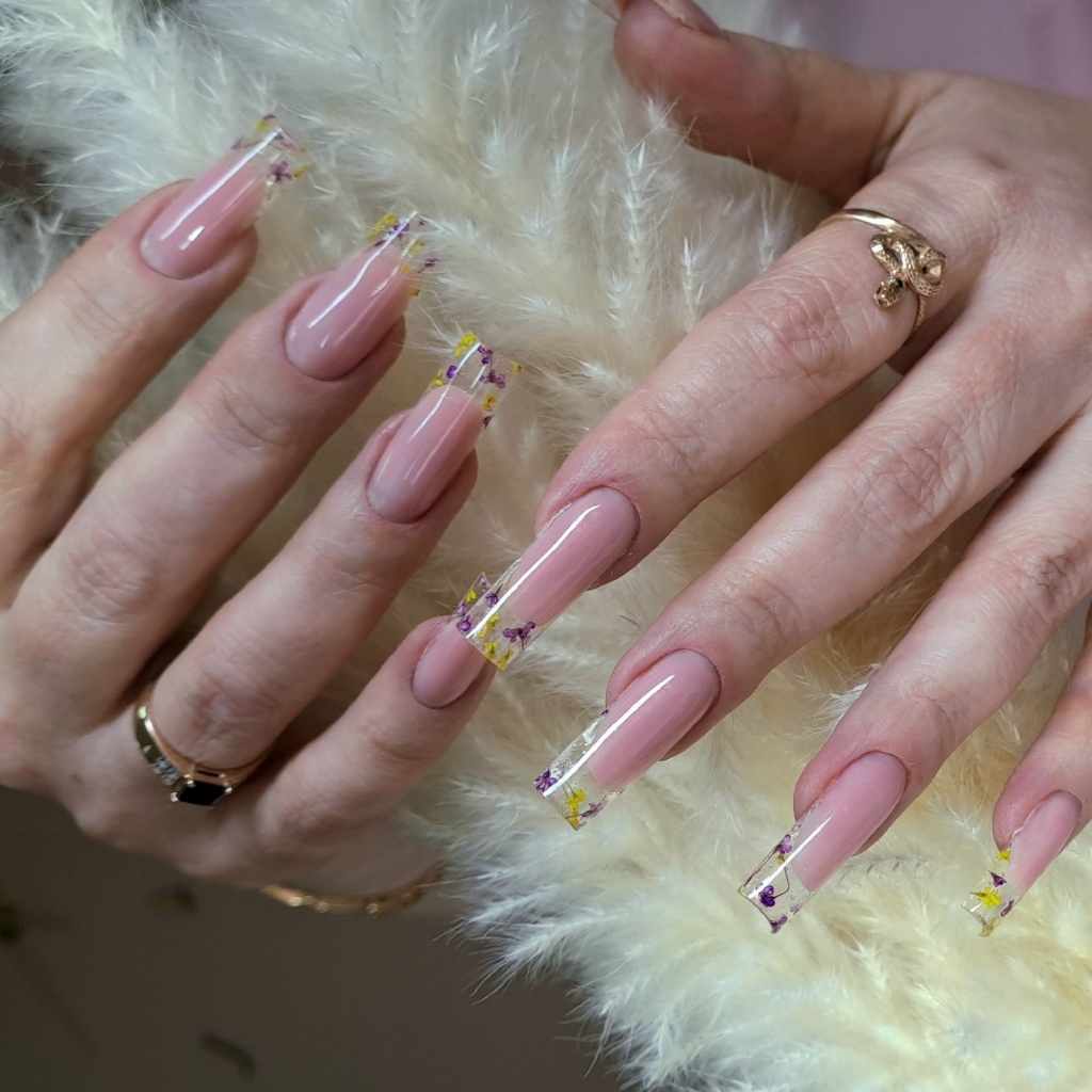 Наращивание ногтей