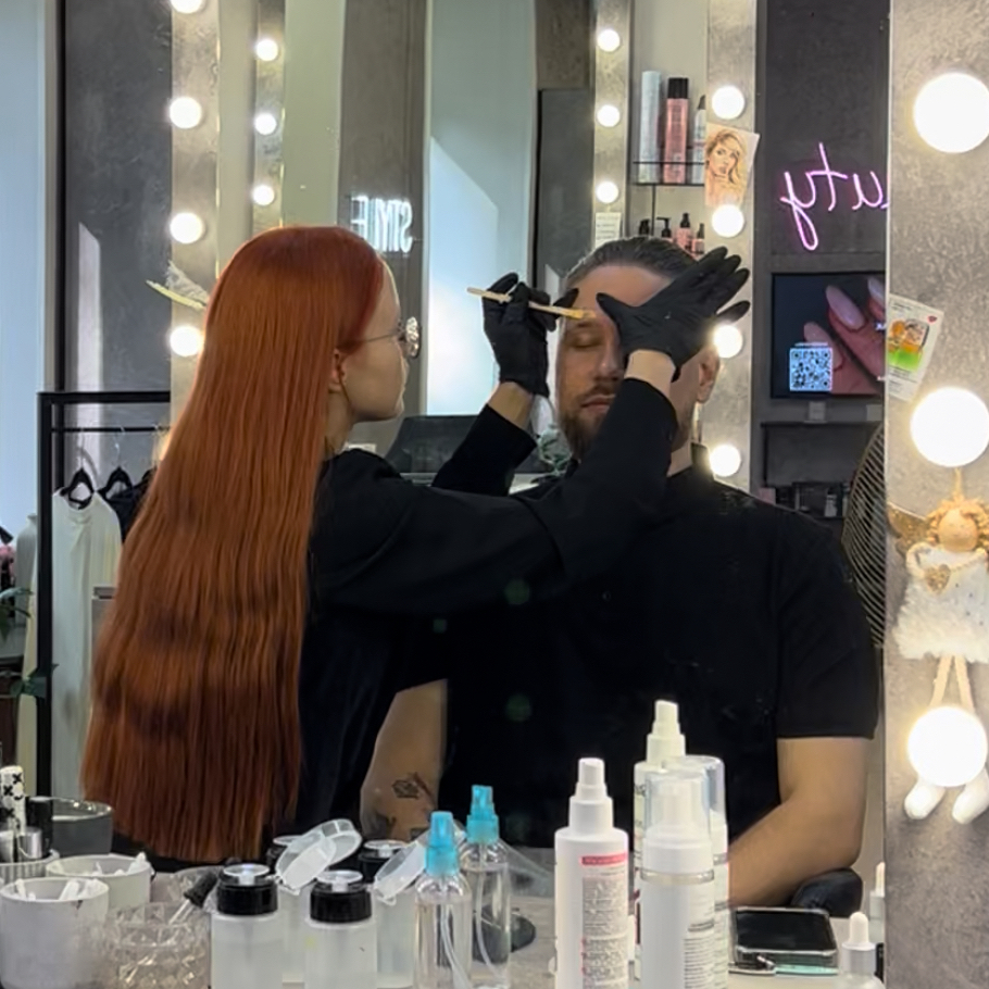 Мужская коррекция бровей