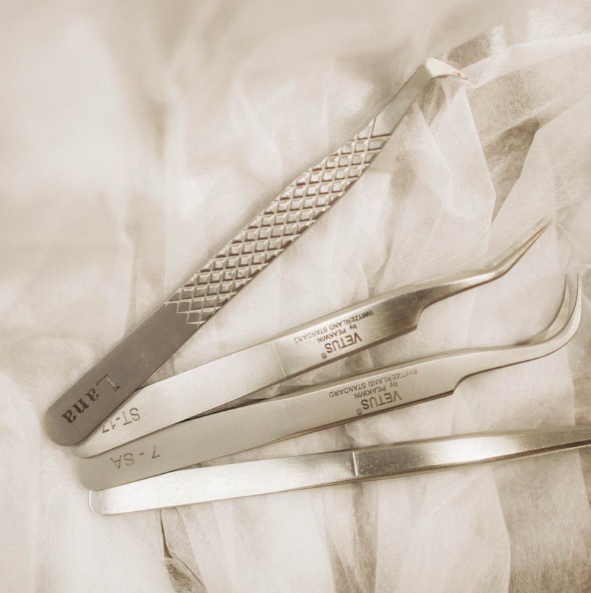 Снятие нарощенных ресниц