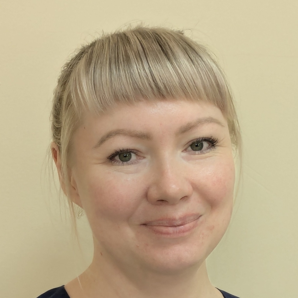 Попова Елена