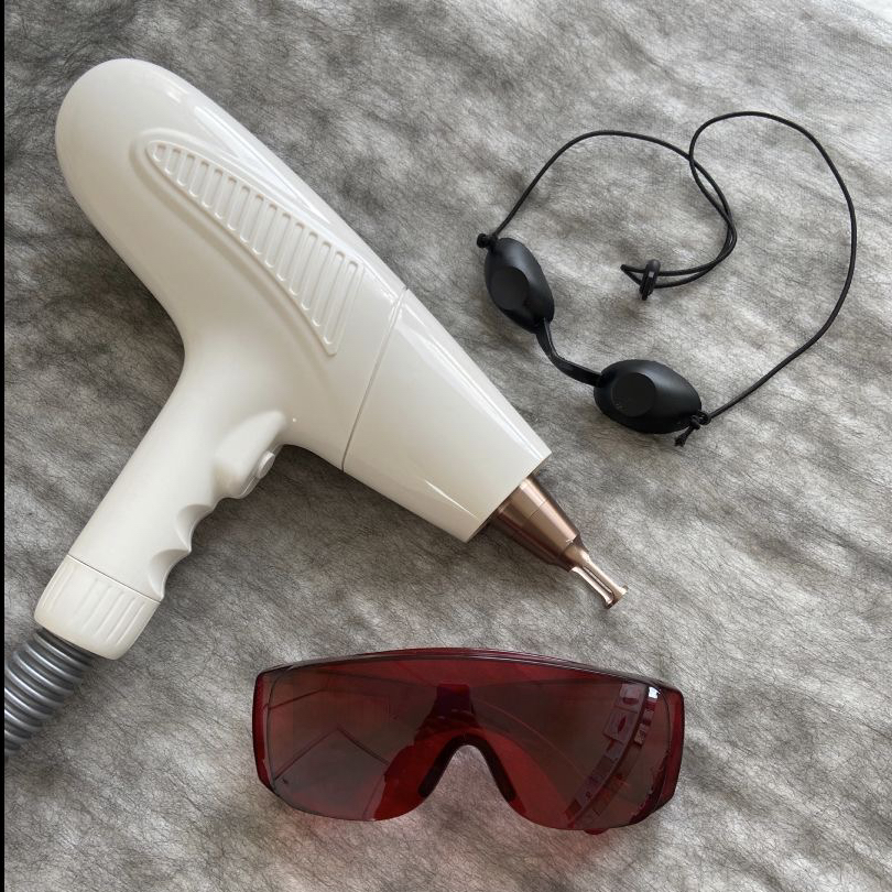 Удаление татуажа лазером/ремувером