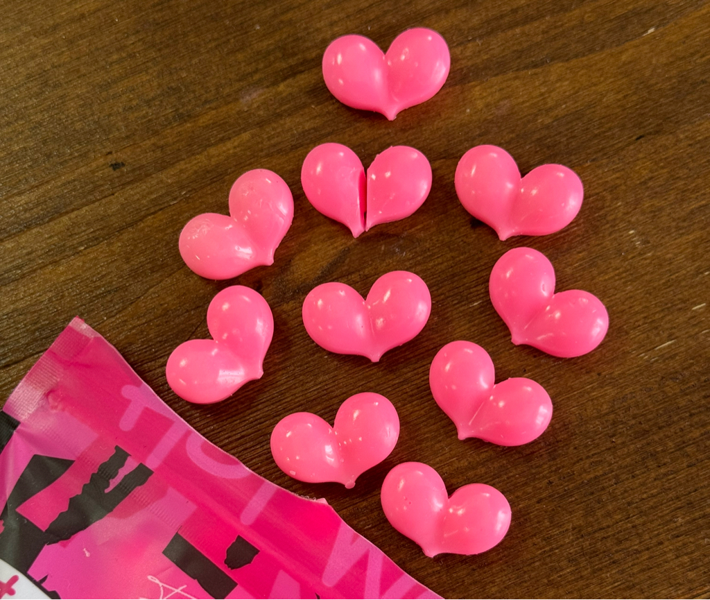 Удаление нежелательных волос на лице воском