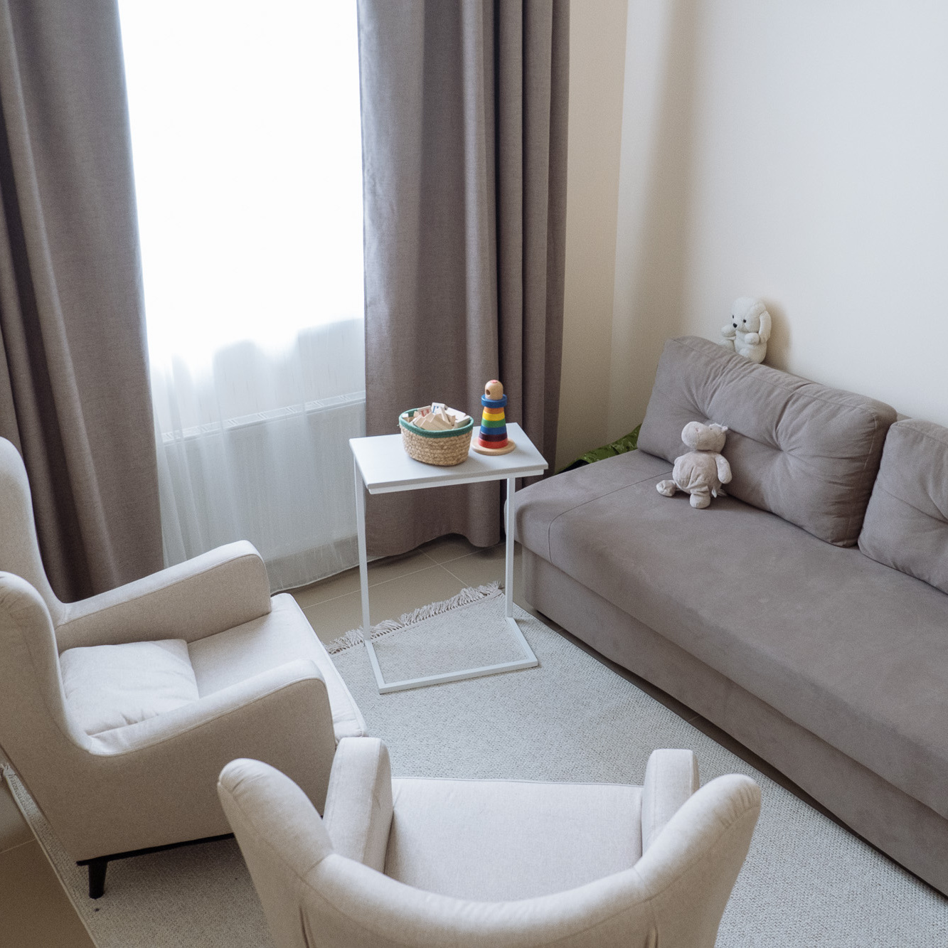 Аренда кабинета № 1 ДЦ для индивидуальной работы Студентами МИГ