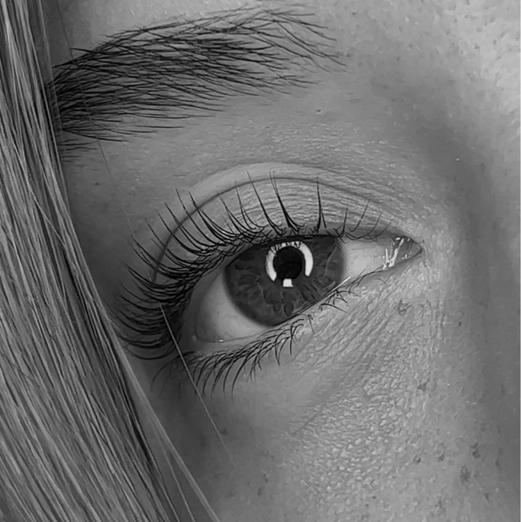 Ламинирование  верхних и нижних ресниц + долговременная укладка бровей