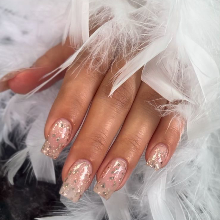 Наращивание ногтей