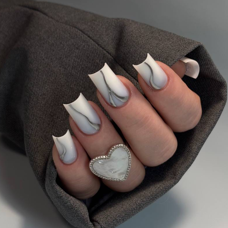 Наращивание ногтей