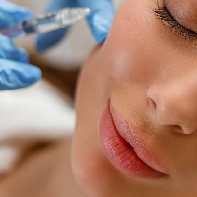 Контурная пластика препаратом «Novacutan Volume»