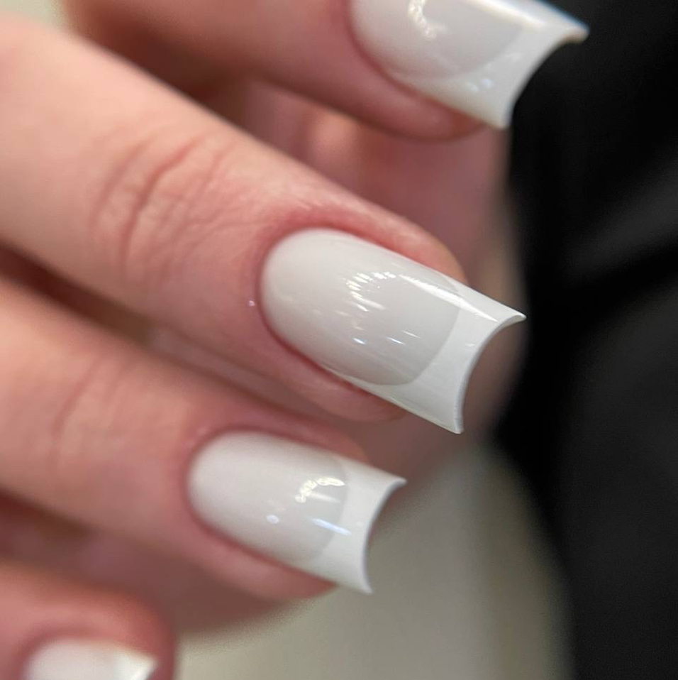 Маникюр с покрытием гель-лак френч