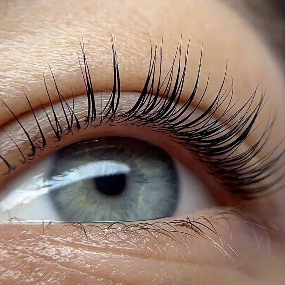 Корейское ламинирование ресниц с укреплением и окрашиванием краской