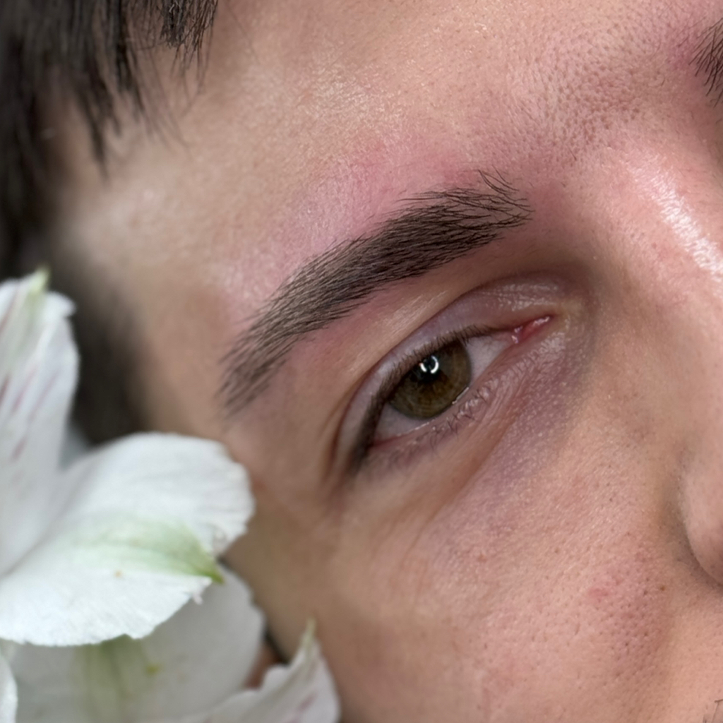 Мужская коррекция бровей