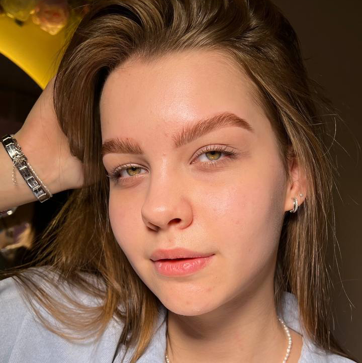 Осветление бровей + окрашивание + оформление