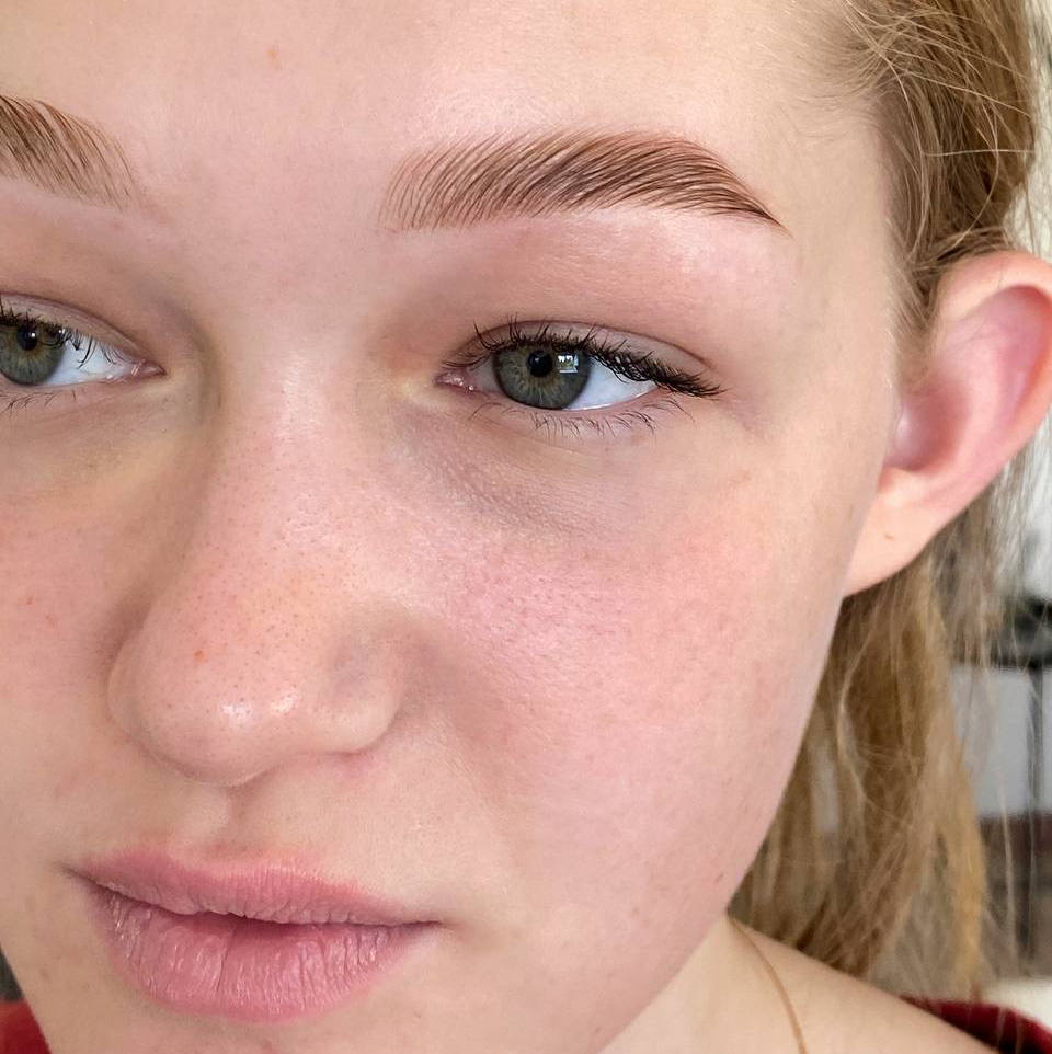 комплекс ламинирование, коррекция и окрашивание бровей