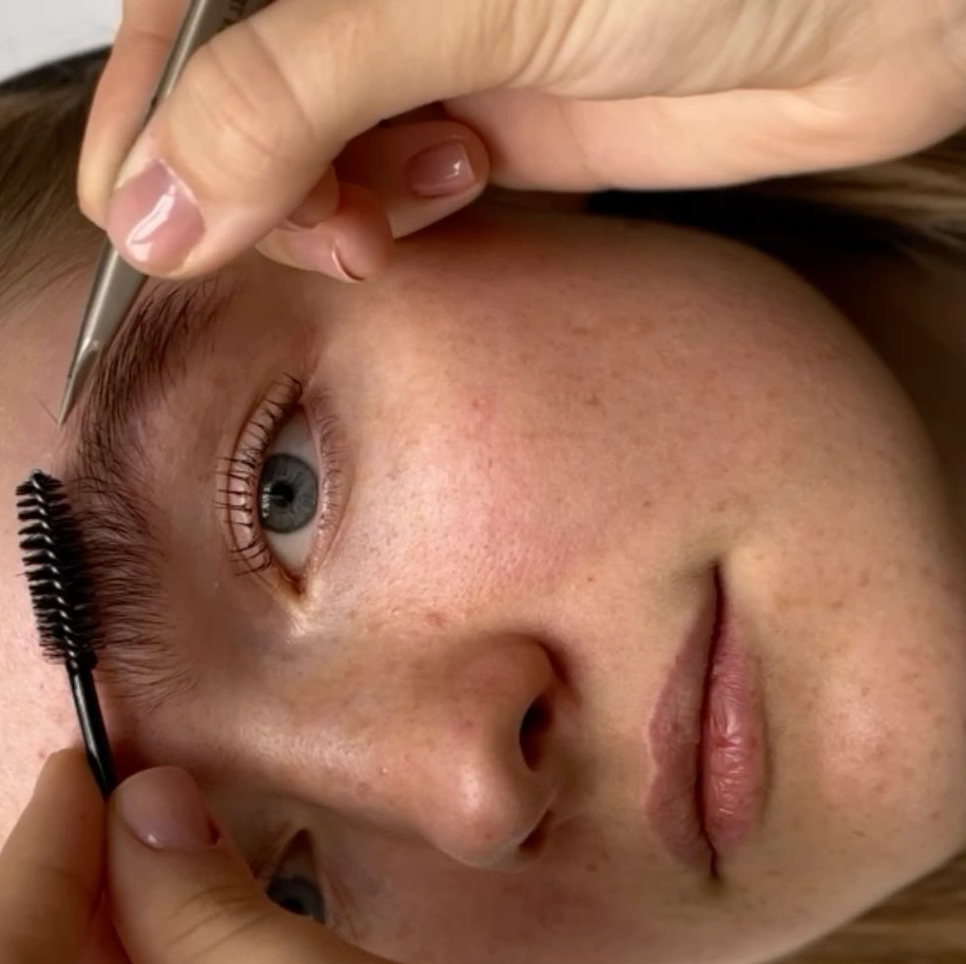 Форма бровей