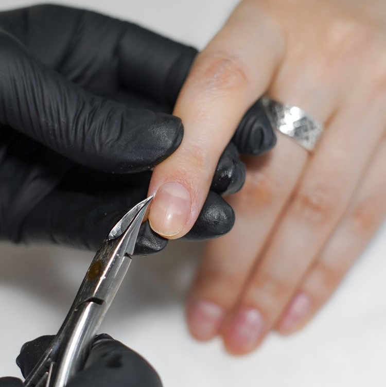 Маникюр комбинированный