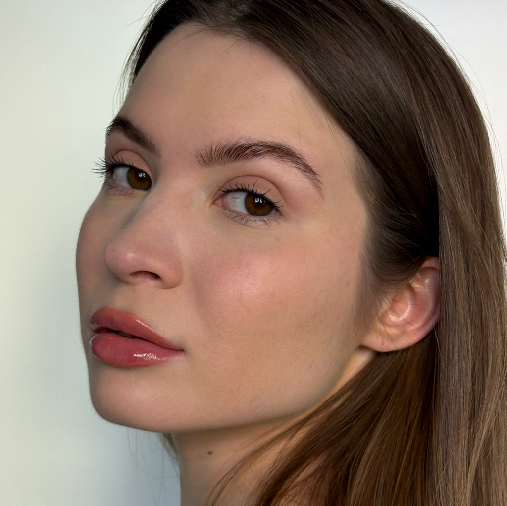 Окрашивание бровей