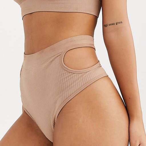 Шугаринг Бикини