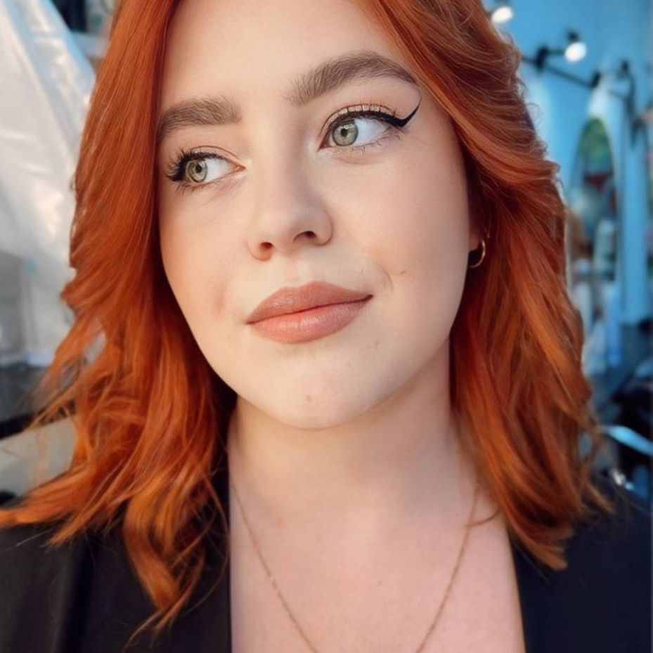 Окрашивание в один тон S-длина до плеч