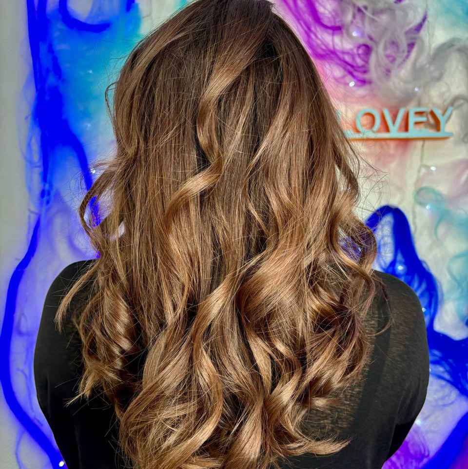 Вечерняя укладка L-длина ниже лопаток