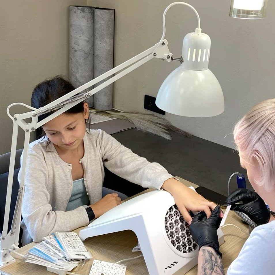 Детский маникюр