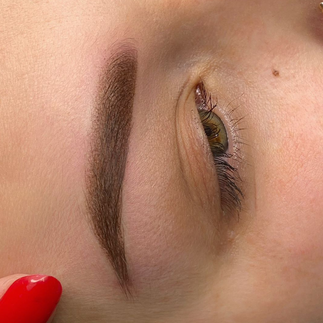 Перманентный макияж: брови