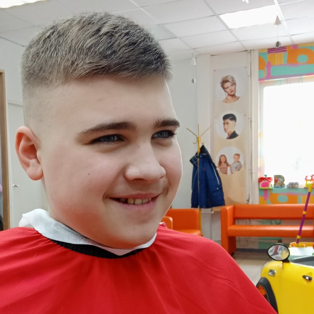 Модельная стрижка💇🏻‍♂️