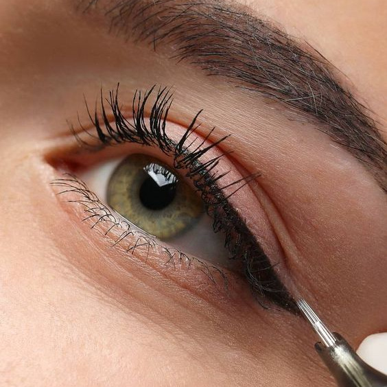 Перманентный макияж: межресничное пространство